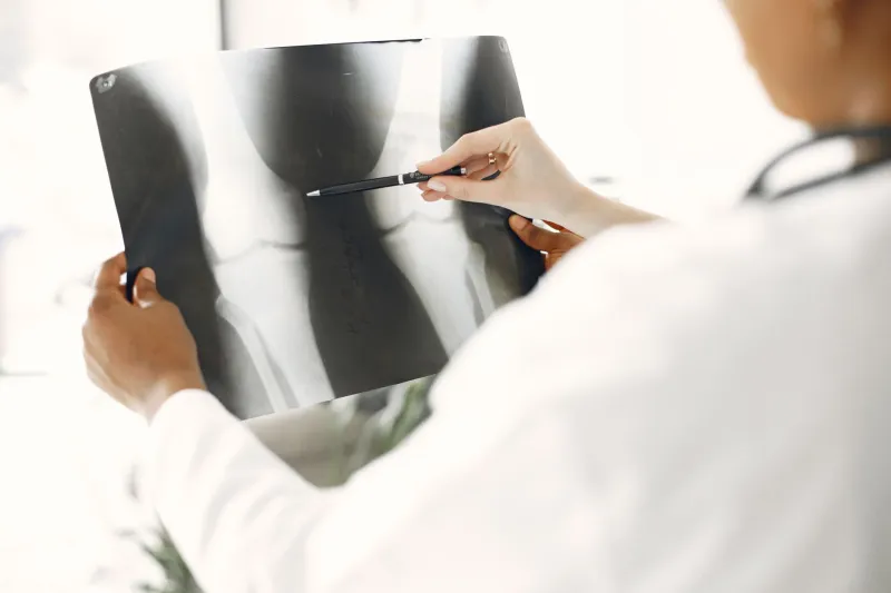 Ginocchio infortunato in allenamento: menisco lesionato o distorsione? La diagnosi precoce che cambia tutto