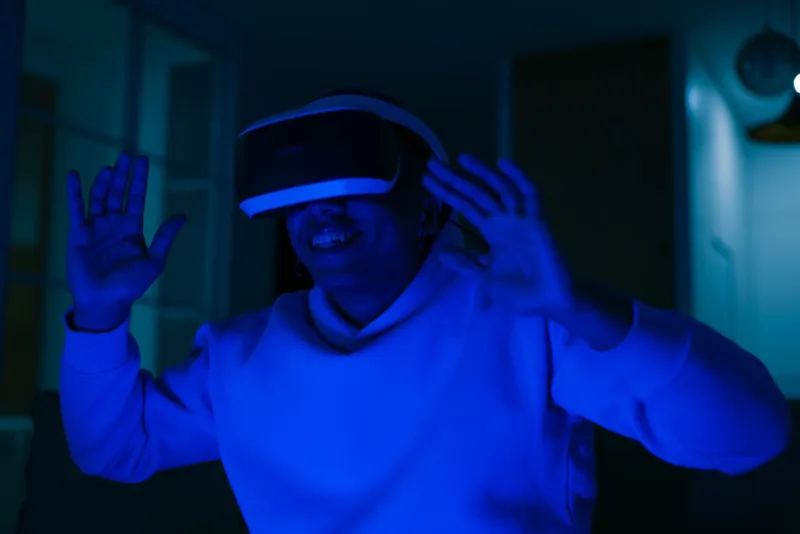 Realtà virtuale e sovraccarico articolare: cosa succede a gomiti e spalle dopo ore di immersione in VR