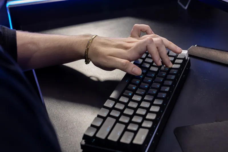 Nervo mediano sotto pressione: il rischio nascosto per chi sviluppa interfacce web ogni giorno